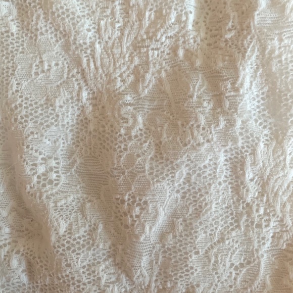 3/$30 Kenneth Cole White Lace Sleeveless Top Sz L - Picture 6 of 8